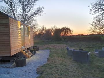 Sunset outside y nyth