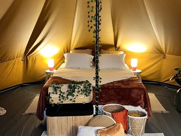 Cosy design touches in the bell tent