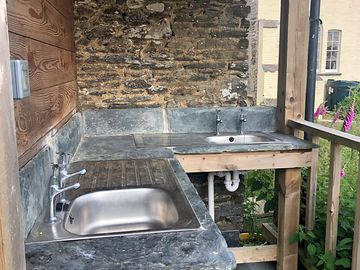 Washing up area