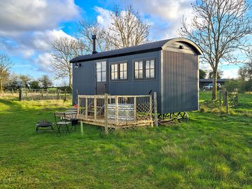 Outdoor bath tub at Narnia shepherd's hut