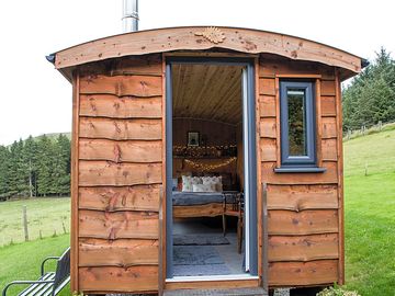 Badgers 2 bedroom shepherd's hut