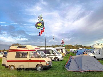 Rooms for tents next to campervans at no extra cost