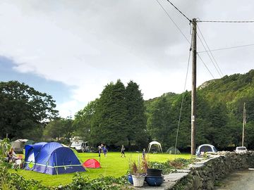 General site and non electric grass pitches in the peaceful village of Llanbedr