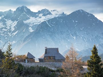 Stunning views of the mountains behind