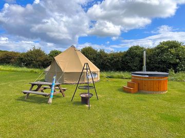 Your bell tent and hot tub layout