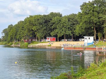 View over Lake Ternscher towards the forest