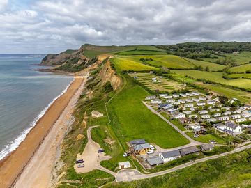The park is within walking distance of eype beach which allows dogs all year round