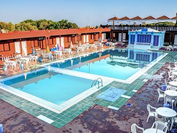 Outdoor swimming pool