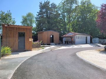 Reception and shower block