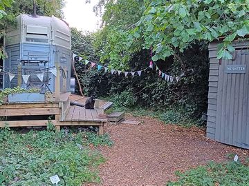 Sheperds hut and private toilet/ shower facilities