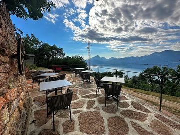 Panoramic terrace
