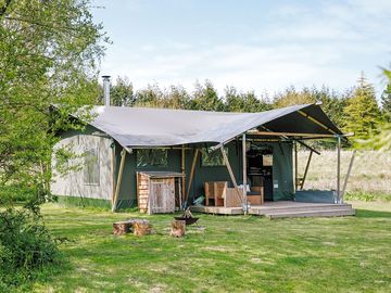 Stream Escape safari tent