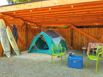 Covered site with picnic table