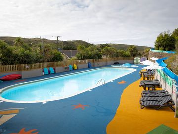 Swimming pool