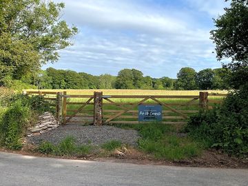 Pedestrian access into the campsite