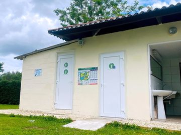 New 2024 - renovated shower block