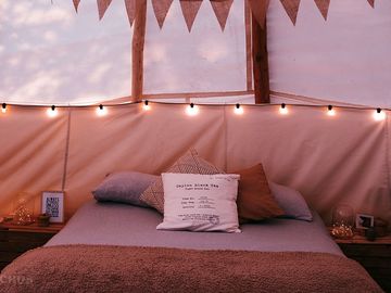 The kingsize bed