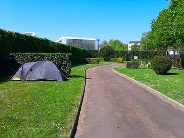 Non-electric grass pitch