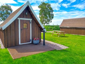 Witches Hut glamping pod
