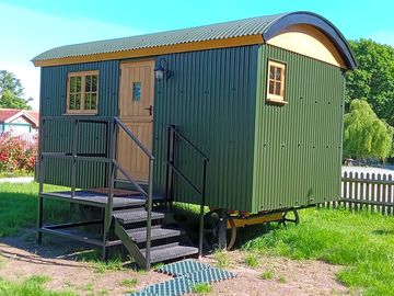 Shepherd's hut