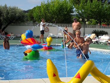 Paddling pool for the youngest guests