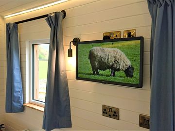 Smart tv and wifi in the hut