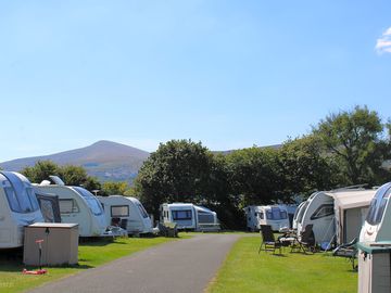 Snowdon View touring field