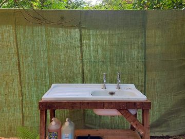 Washing station