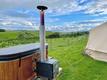 Hot tub with great views (added by manager 07 Jun 2022)