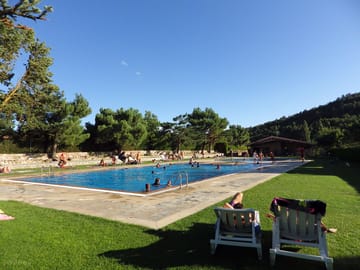 Outdoor heated swimming pool (added by manager 26 Jul 2015)