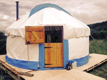 The standard yurt (added by manager 15 Mar 2016)