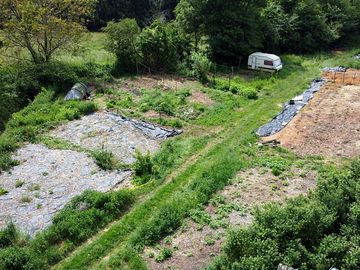 Pitches surrounded by greenery (added by manager 11 Dec 2023)