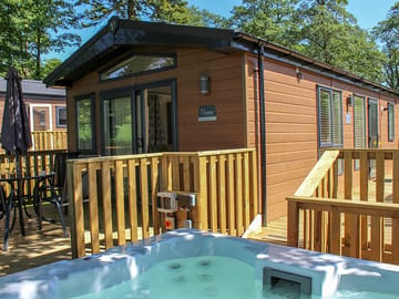 Hot tub lodge (added by manager 16 Oct 2017)