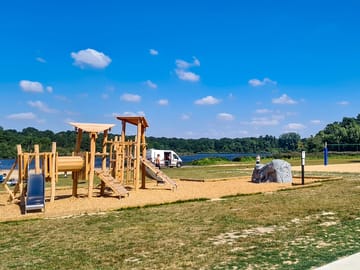 Site park by the lake (added by manager 06 Sep 2022)