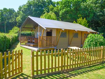 Woodchurch Safari lodge entrance gate and grounds