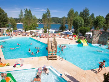 Large heated swimming pool (added by manager 13 Nov 2015)