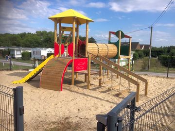 Playground (added by manager 23 Aug 2017)