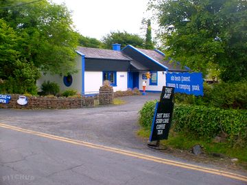 Site cafe and Ice Cream Parlour