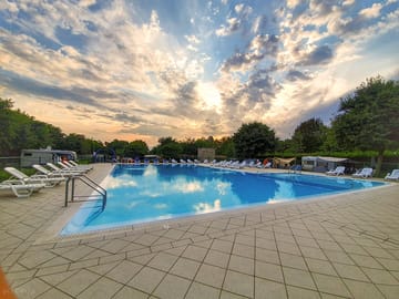 Visitor image of the pool (added by manager 05 Sep 2022)
