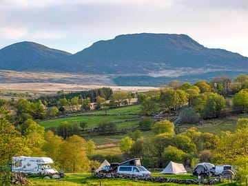 Meadow Field – campervans welcome when the ground is dry (added by manager 21 Jul 2023)
