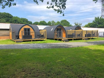 Glamping pods with terraces (added by manager 04 Jun 2022)
