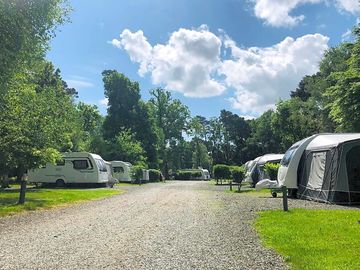Spacious, tree-backed hardstanding pitches
