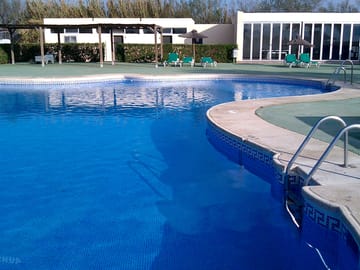 Peaceful swimming pool (added by manager 22 Jan 2014)