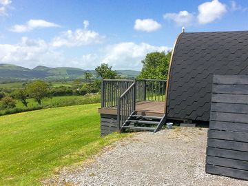 Pod and views