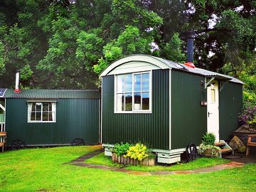 Visitor image of the cosy Shepherds Hut