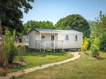 Exterior Simply O'Hara caravan