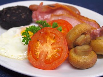 Full breakfast every morning in the pub with takeaway options also available