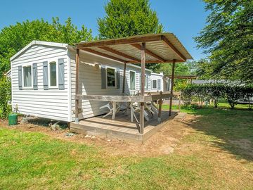 Exterior 2 bed caravan