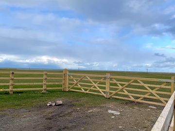 Entrance gates cctv