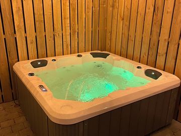 Lodge hot tub